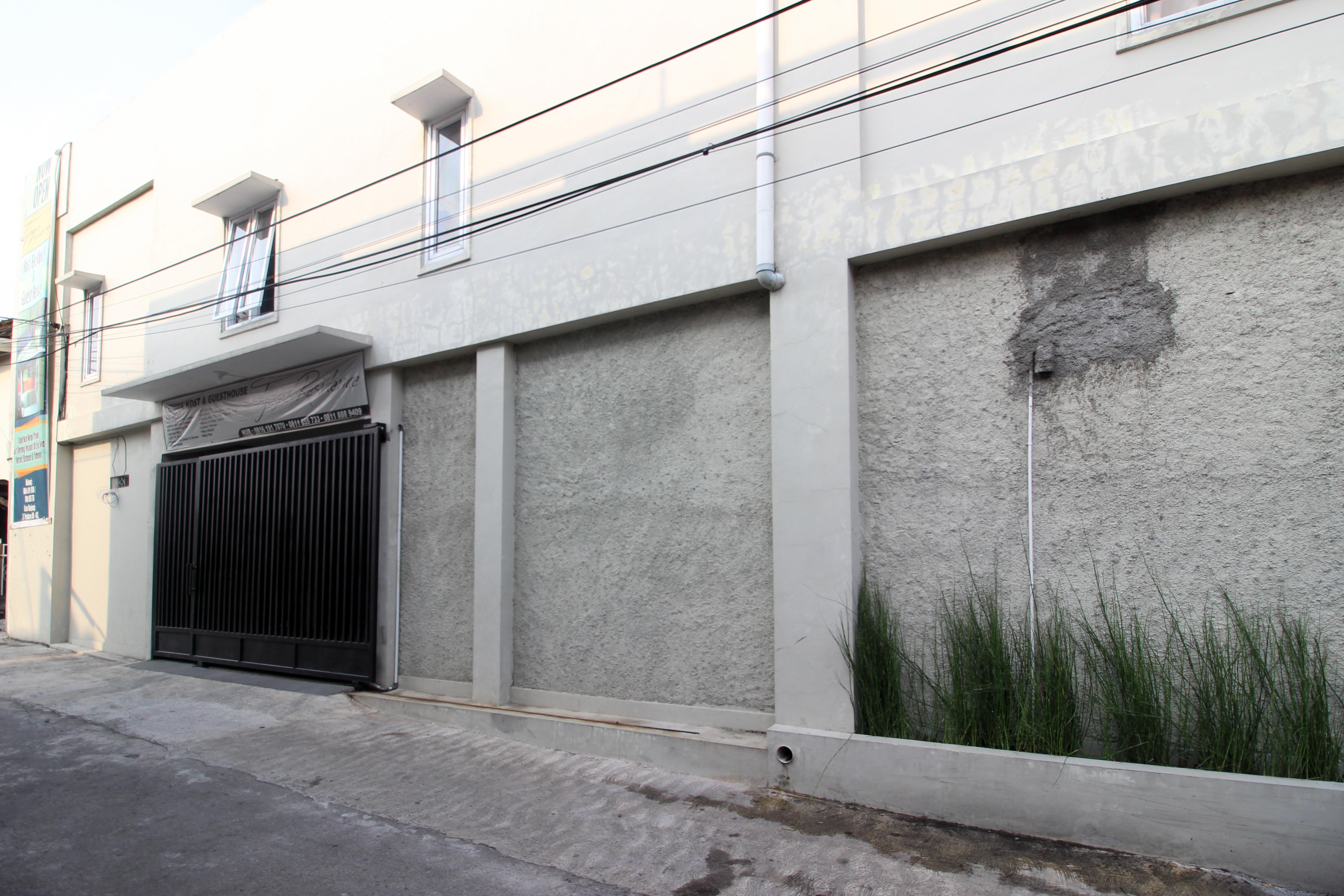 Reddoorz Plus Near Upn Jogjakarta 2 Maguwo Exterior photo