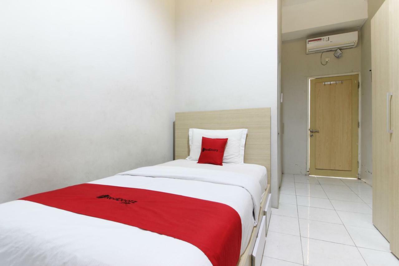 Reddoorz Plus Near Upn Jogjakarta 2 Maguwo Exterior photo